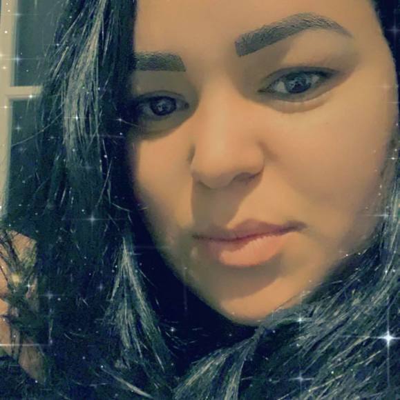 Poshmark profile picture for @araujo
